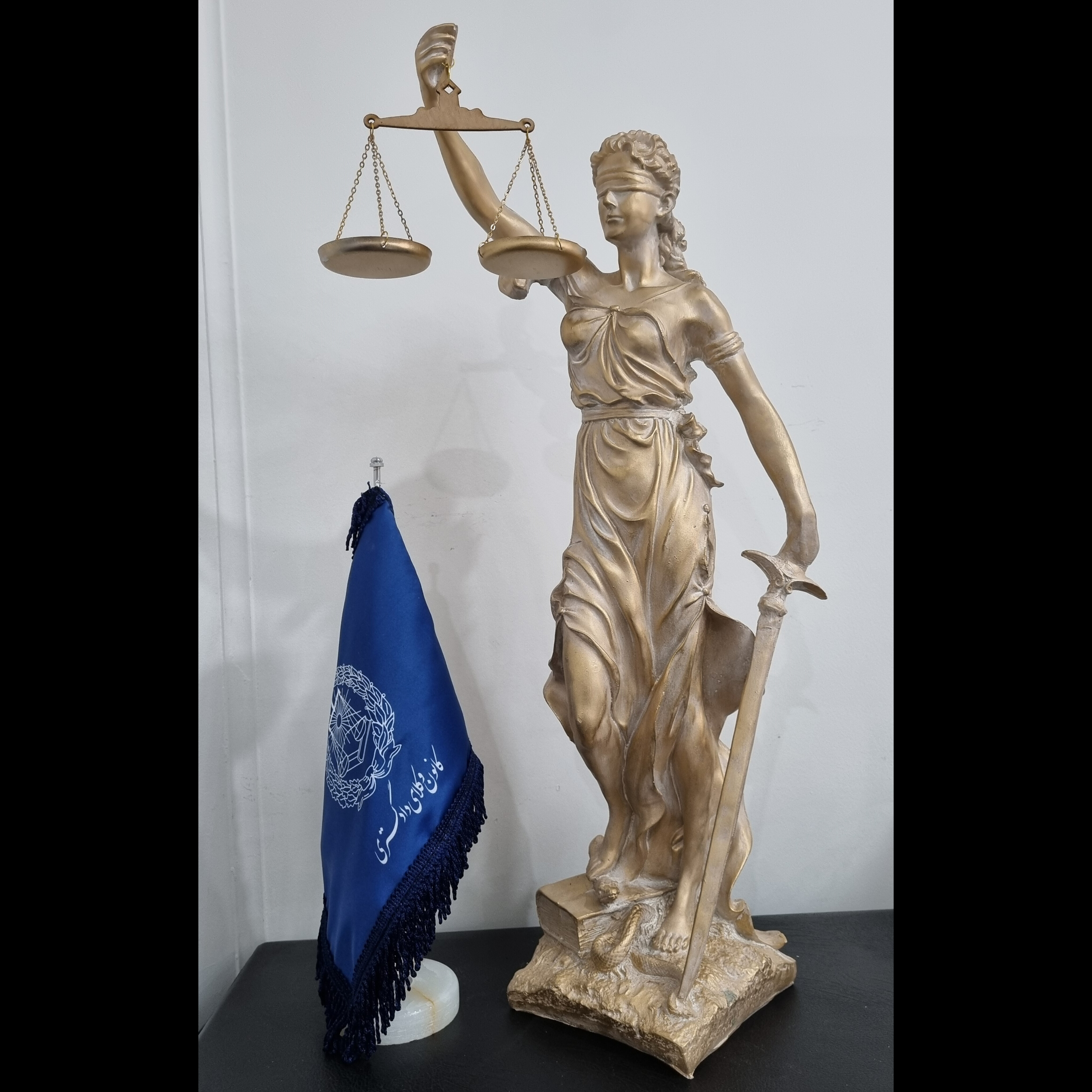 مجسمه فرشته عدالت ( کد 005 )